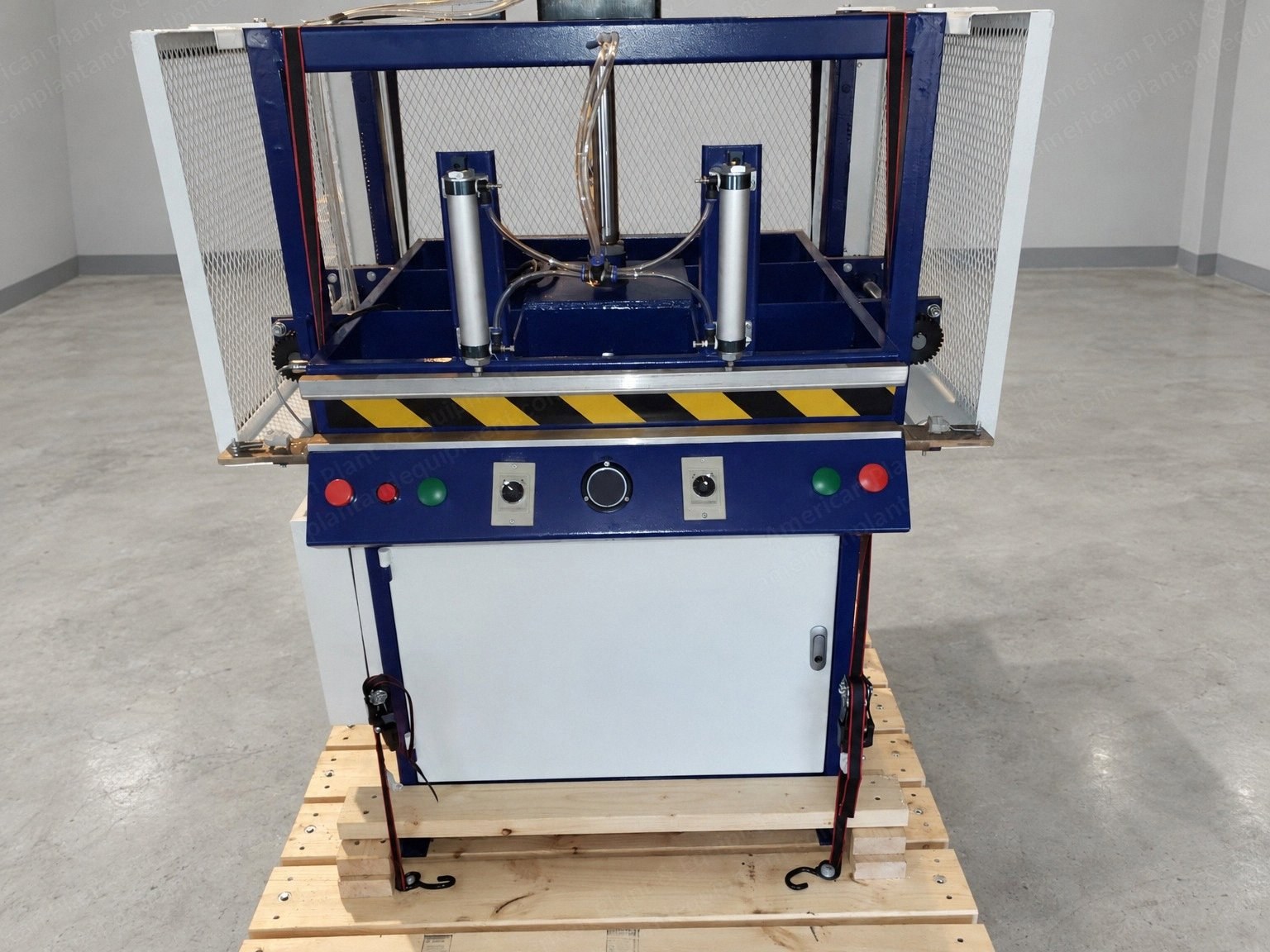 NovaStar, PQ141, 2026, Pillow Compression Packing Machine, 800x800mm Plate, 1.3 Ton Pressure, 1.5 kW