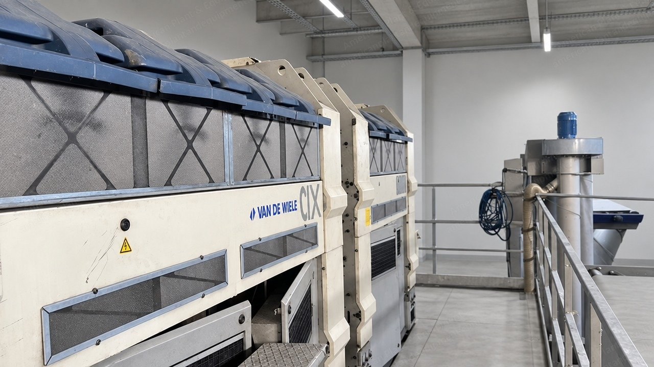 Van de Wiele, CRX82, 2005, Face-to-Face Carpet Loom, 4 m (157 in) Width, 8 Colors, Reed 420, 2 Jacquards, 2 Monitors