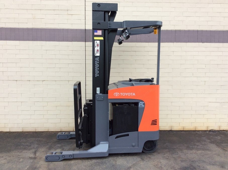 Toyota, 8BRU23, 2013, 4500 lbs Capacity, Triple Mast, Side Shifter