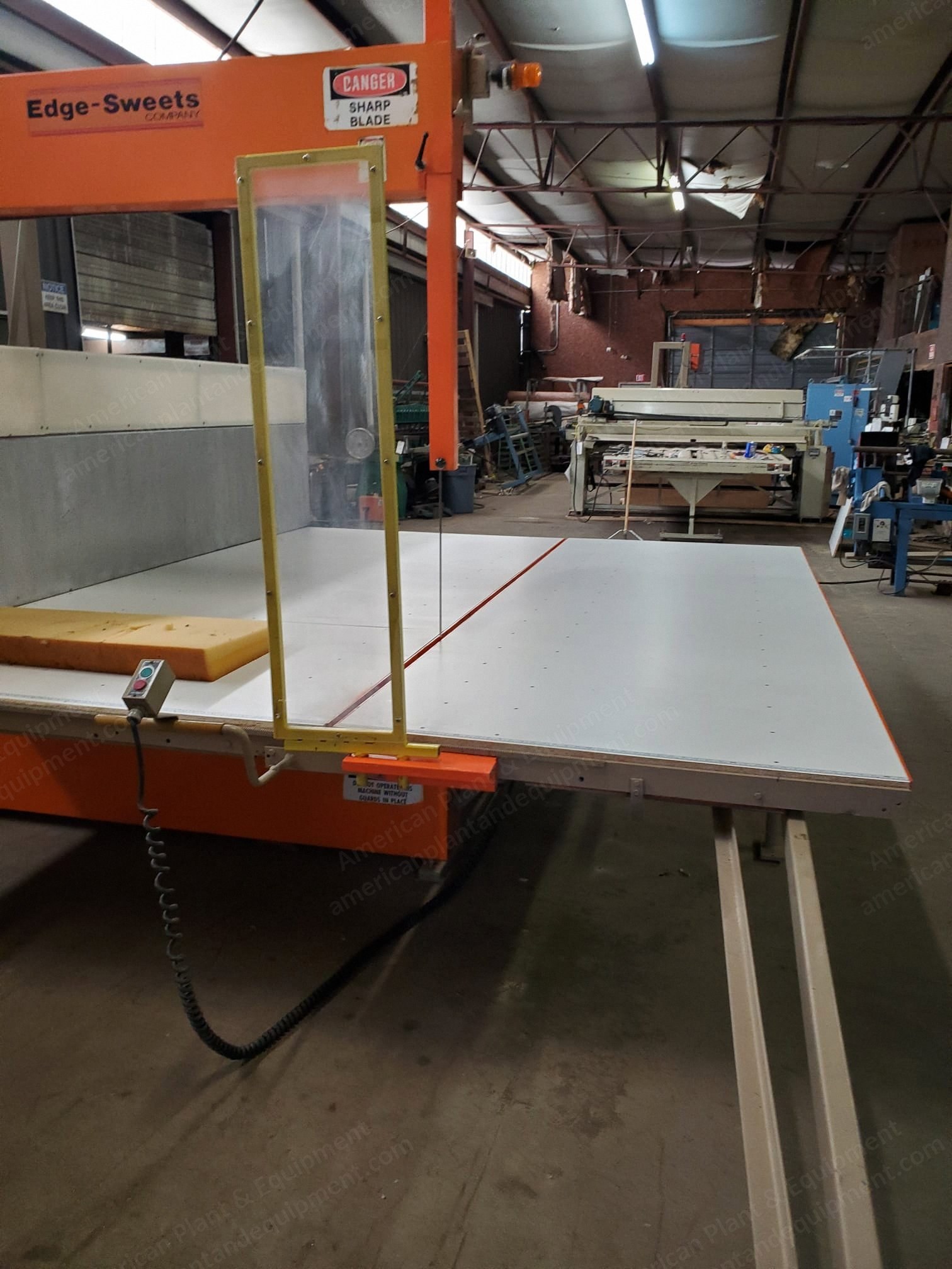 Edge Sweets, EL-3, Vertical Foam Cutting Machine, 51 inch Cut Height, 72x139 inch Inside Table