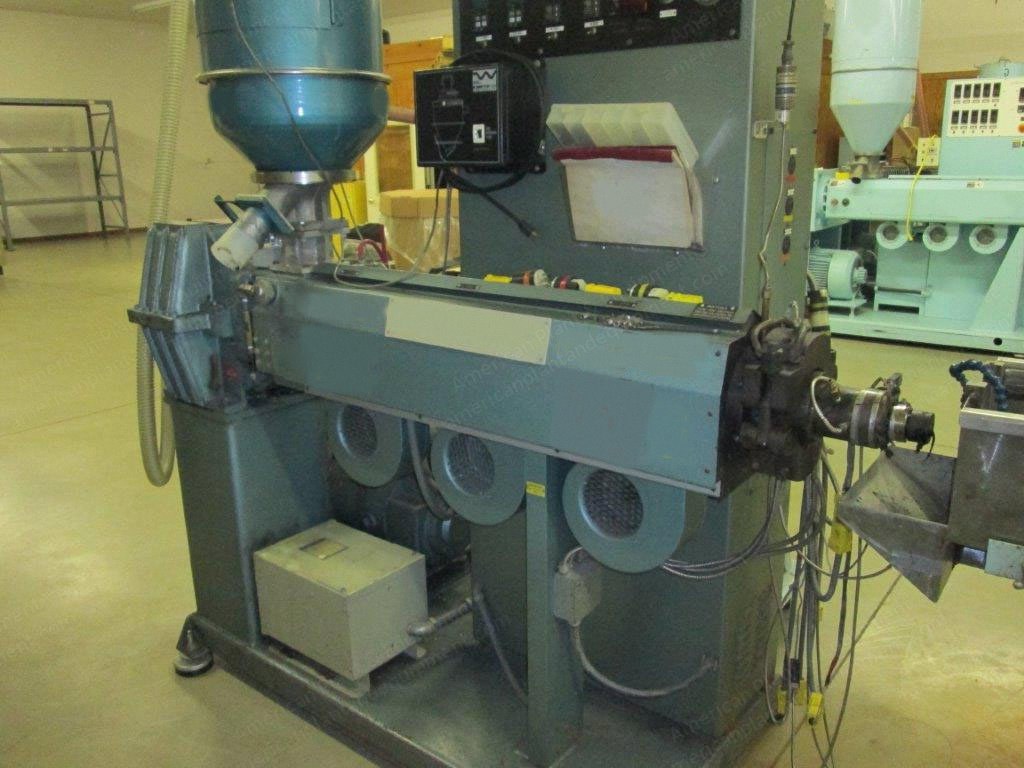 Davis Standard, 2" Extruder, 24:1 L/D, 20 HP, 3 Screws