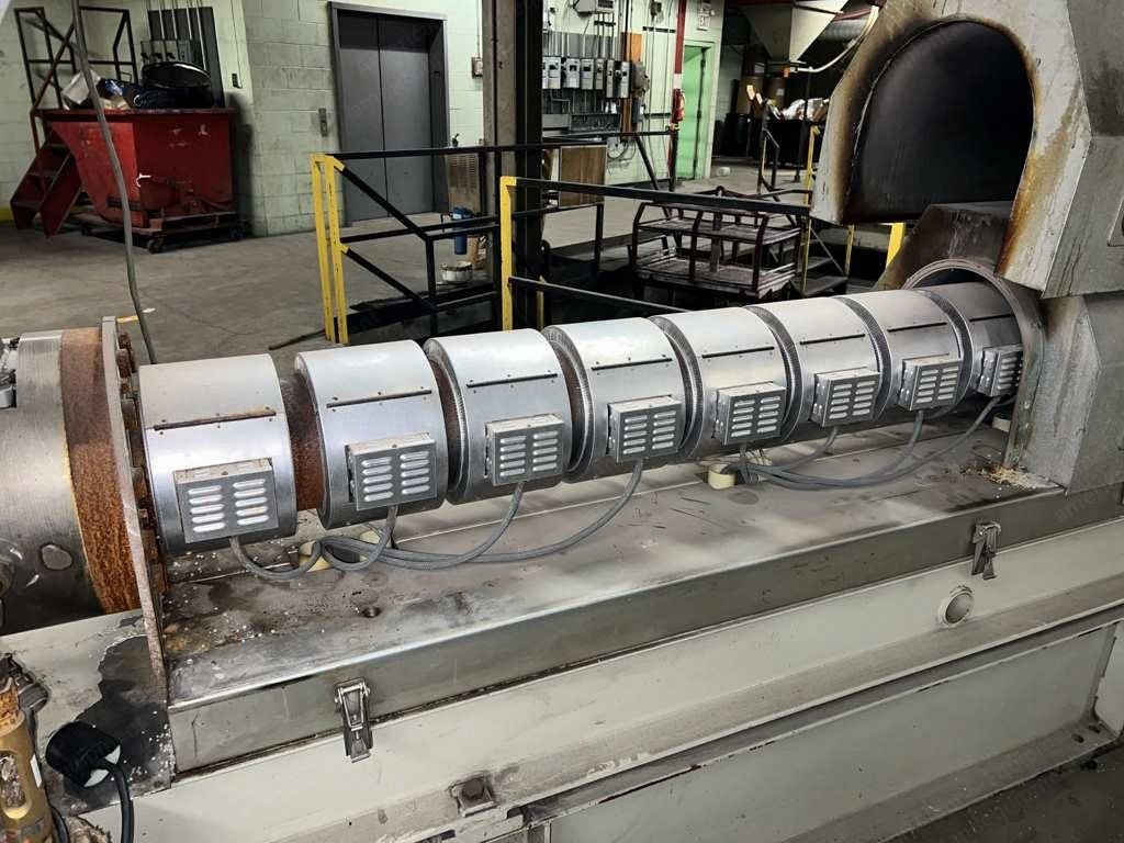 Rieter, C76210-EXT, 1995, 105mm Diameter, 24:1 Ratio, 100 HP, 7 Heating Zones