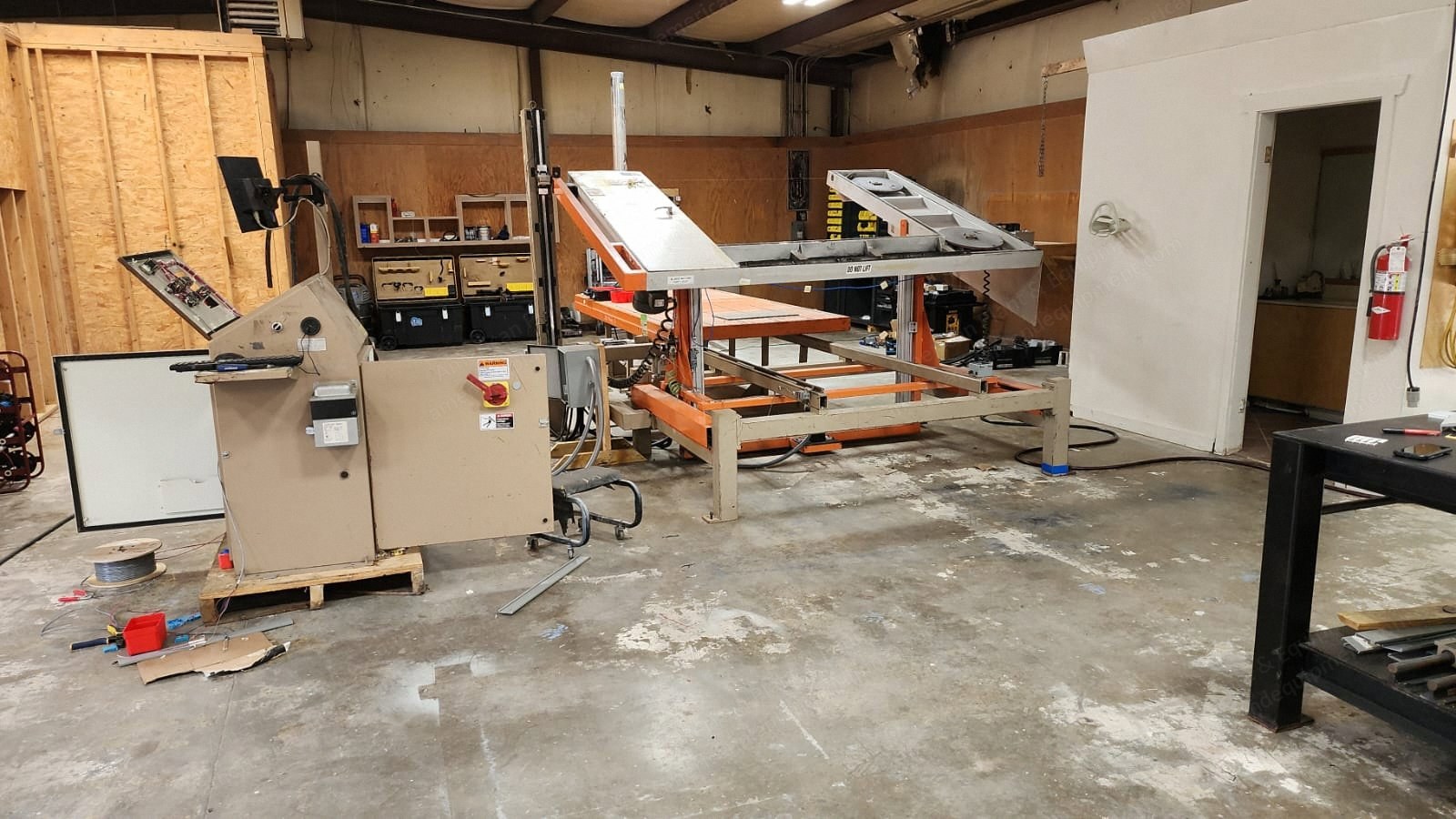 Edge Sweets HT-140-ES-CC, 2003, Semi-Automatic Profile Foam Cutter, 55" x 45" x 110", 220V 3-Phase