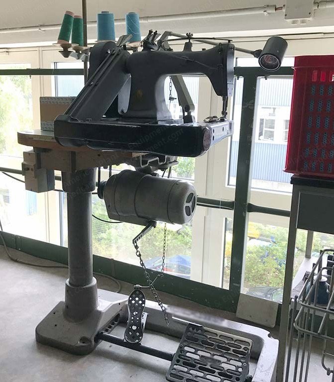 Union Special, 51300, 1964, Double Locked Stitch Machine, 3-Phase 380/220V, Automatic Thread Trimmer