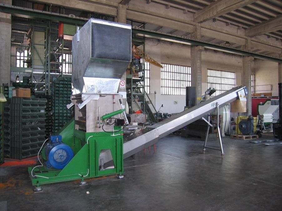 Adler, D-60 Wet, Sound Proof Wet Granulator, 500 kg/h, 40 HP, 600x700mm Hopper
