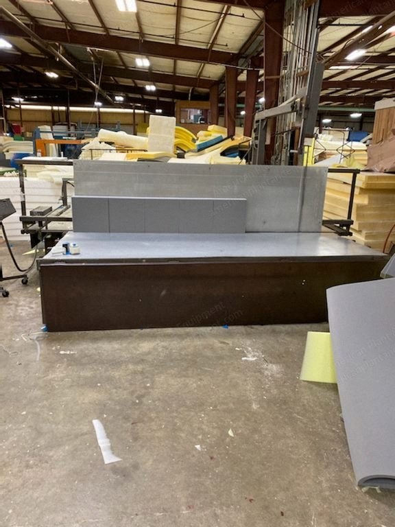 Ttarp, AVS-50, 1988, Automatic Vertical Foam Saw, 50" x 120" x 66" Cut Size
