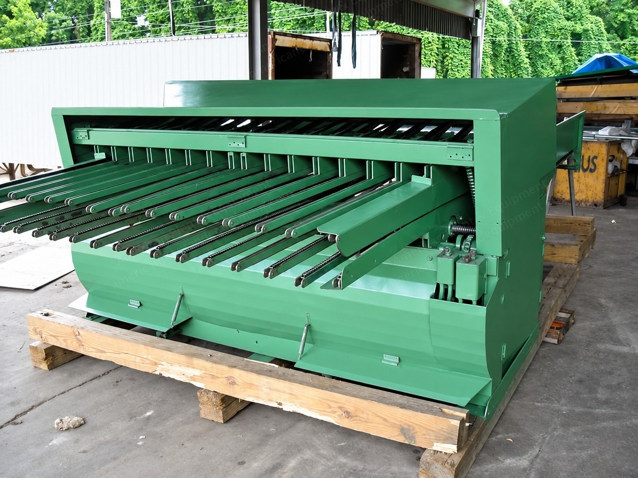 James Cash, King Size Futon Filling Machine, 2026 Rebuilt, 16 Chain Driven Layout Trough, 28 to 81 in Width, Guaranteed