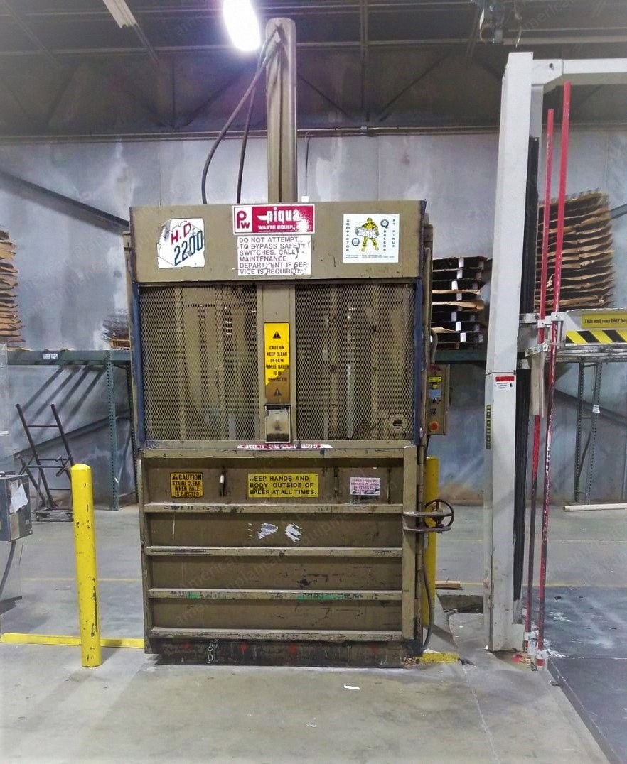 Piqua Baler, 58x31x54 Inches, 220V