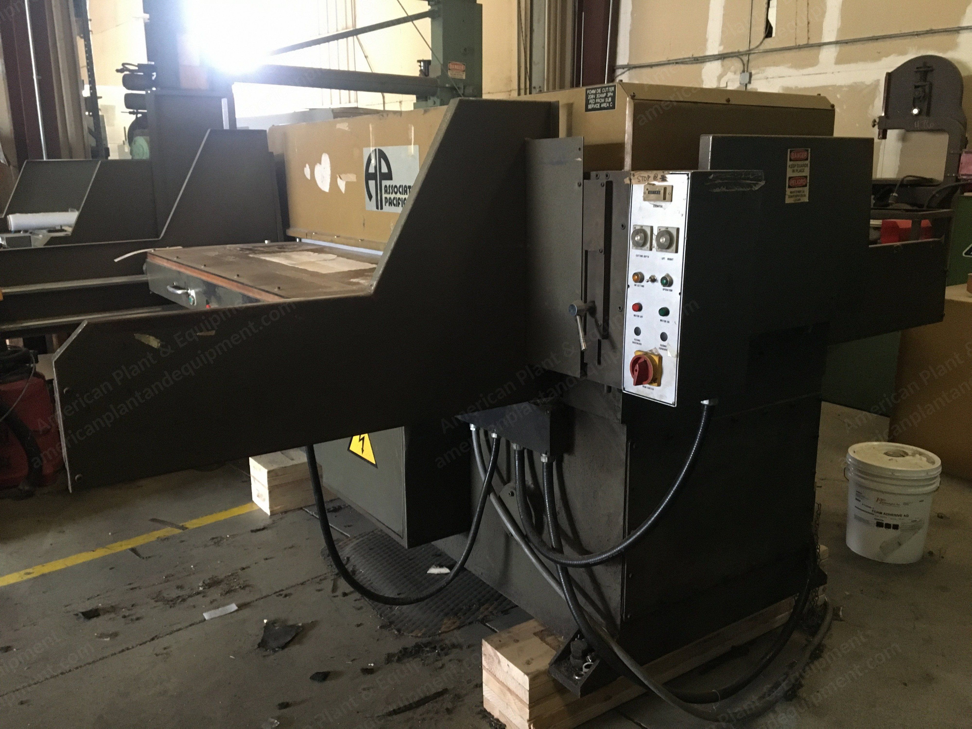 Sysco Machinery, ABC-60, Dual Table Die Cutting Machine, 70 Ton Capacity