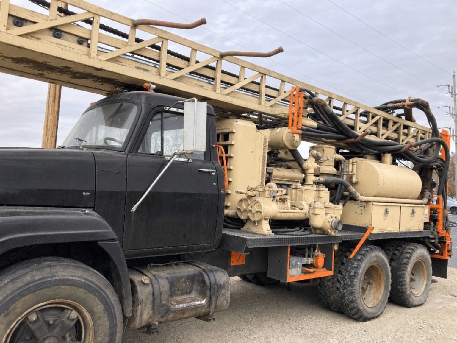 Schramm, T64, 1971, Truck-Mounted Drilling Rig, 450/250 Air Compressor, GD 5x6 Mud Pump
