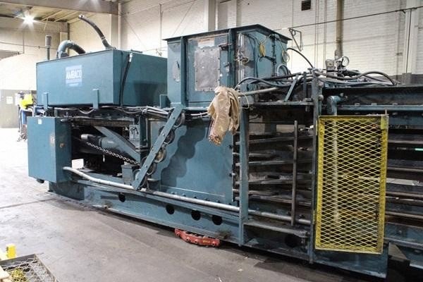 American, 13737, Auto Tie Baler, 125 HP, 30x44 in Chute, 40x30 in Bale Size