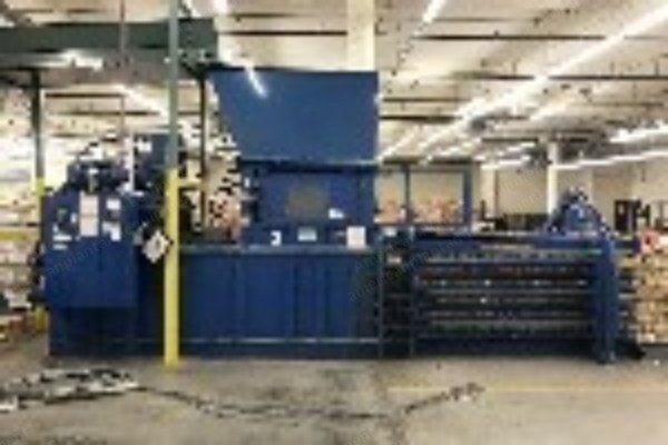 American, Horizontal Baler, 2010, 43x43 inch Bale Size, 30 HP, 8 inch Cylinder