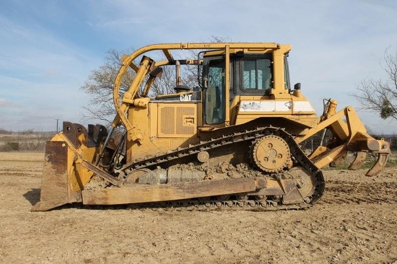 Caterpillar, D6R, 2000, Cab A/C with Heat, Sweeps, MS Ripper, SU Blade