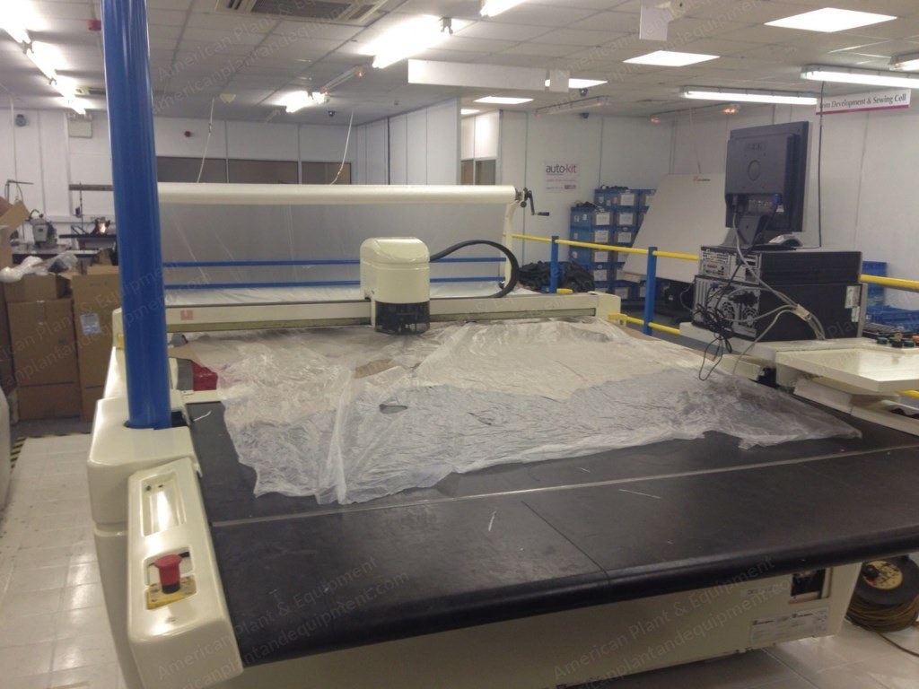 Lectra, Vector Auto 2500, 1998, Cutting Width 70 Inches, Cutting Length 69 Inches, Operational Cutting Height 1 Inch