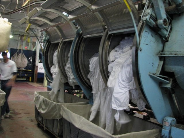 Braun, 900NOTUVP, 1994, 900 lbs Capacity, 4 Pockets, Hydraulic Drive, Tilt Self-Dumping
