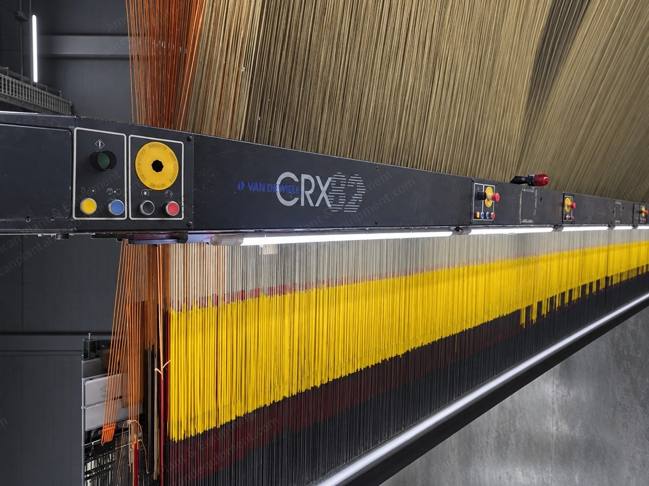 Van de Wiele, CRX82, 2004, Face-to-Face Carpet Loom, 4 m (157 in) Width, 8 Colors, Reed 420, 2 Jacquards, Renewed 2025