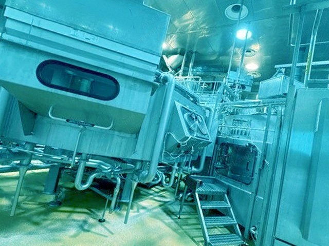 Krones, PET Complete Bottling Line, 2004, 36,000 BPH, 24 Cavities, Aseptic Monoblock