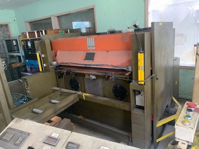 Atom, S-6610/1, 1998, 100 Ton Capacity, 62x41 inch Bed Size, Hydraulic Die Cutter