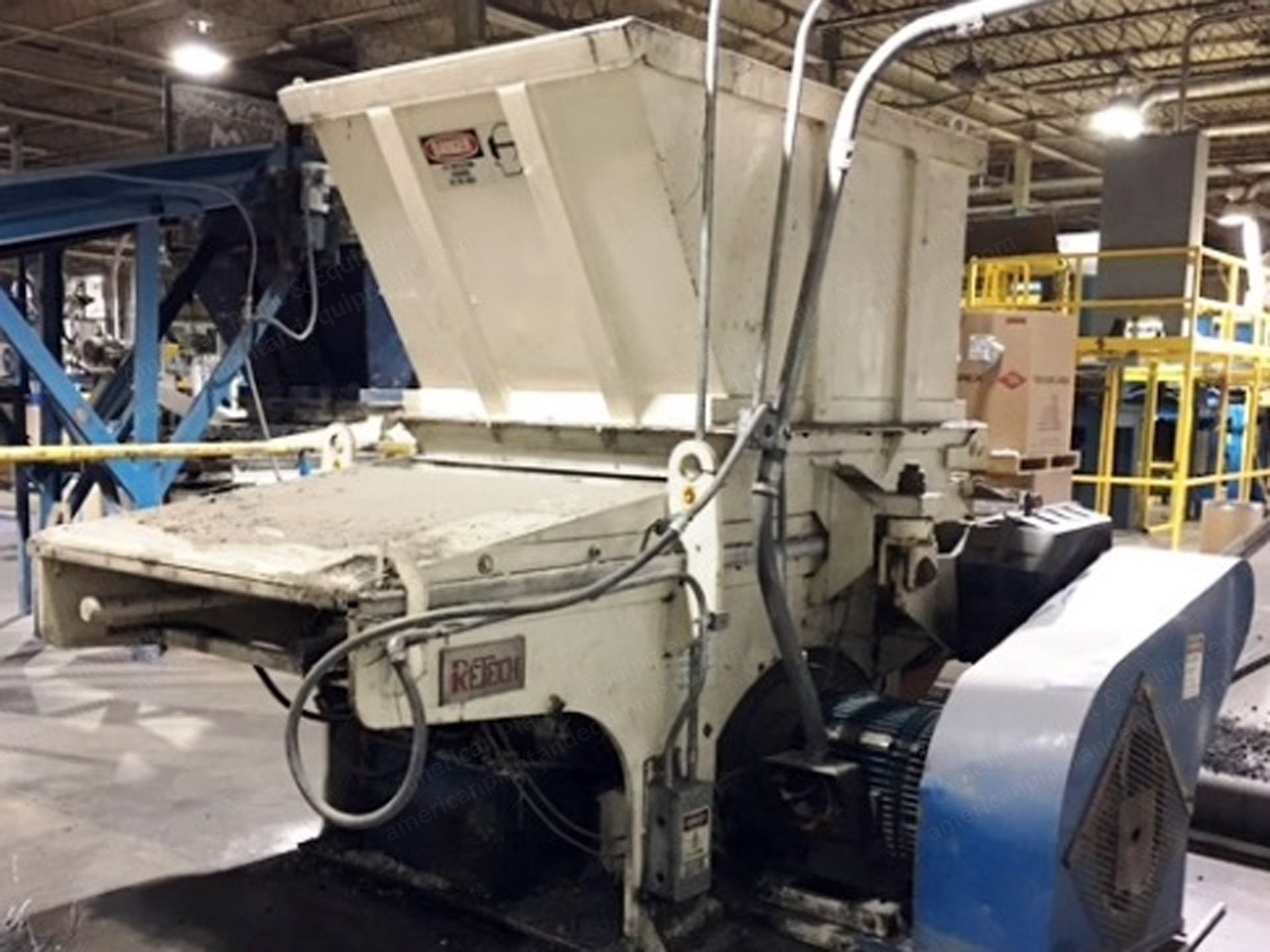 Vecoplan, RG 52-100U, 2002, 100 HP, 52" Cutting Chamber, 15" Rotor Diameter