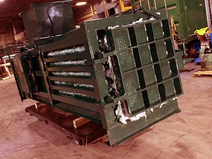 Maren, 122, Horizontal Closed Door Baler, 20 HP, 96000 lbs Thrust