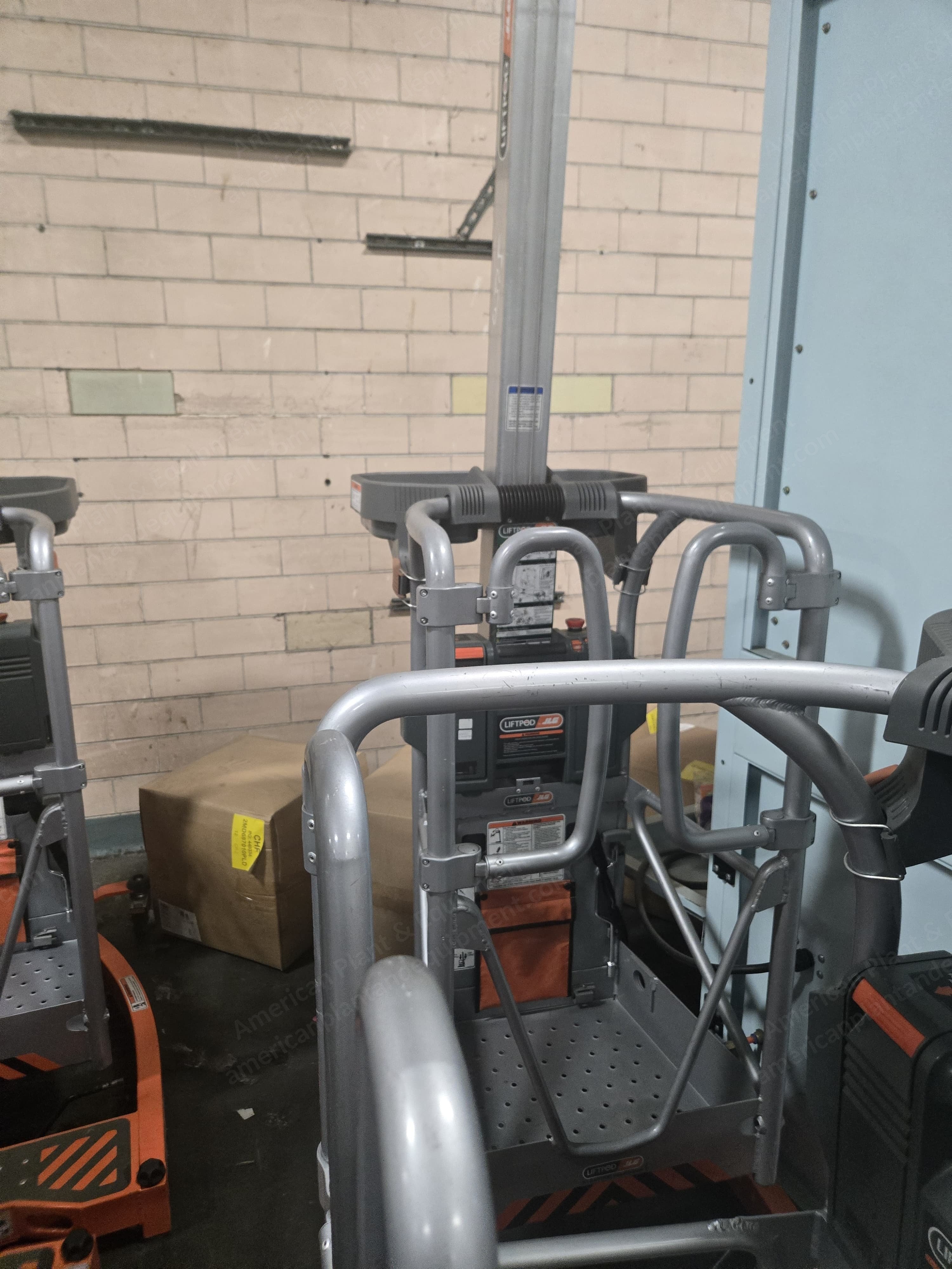JLG, LiftPod, Manlifts, Quantity 4