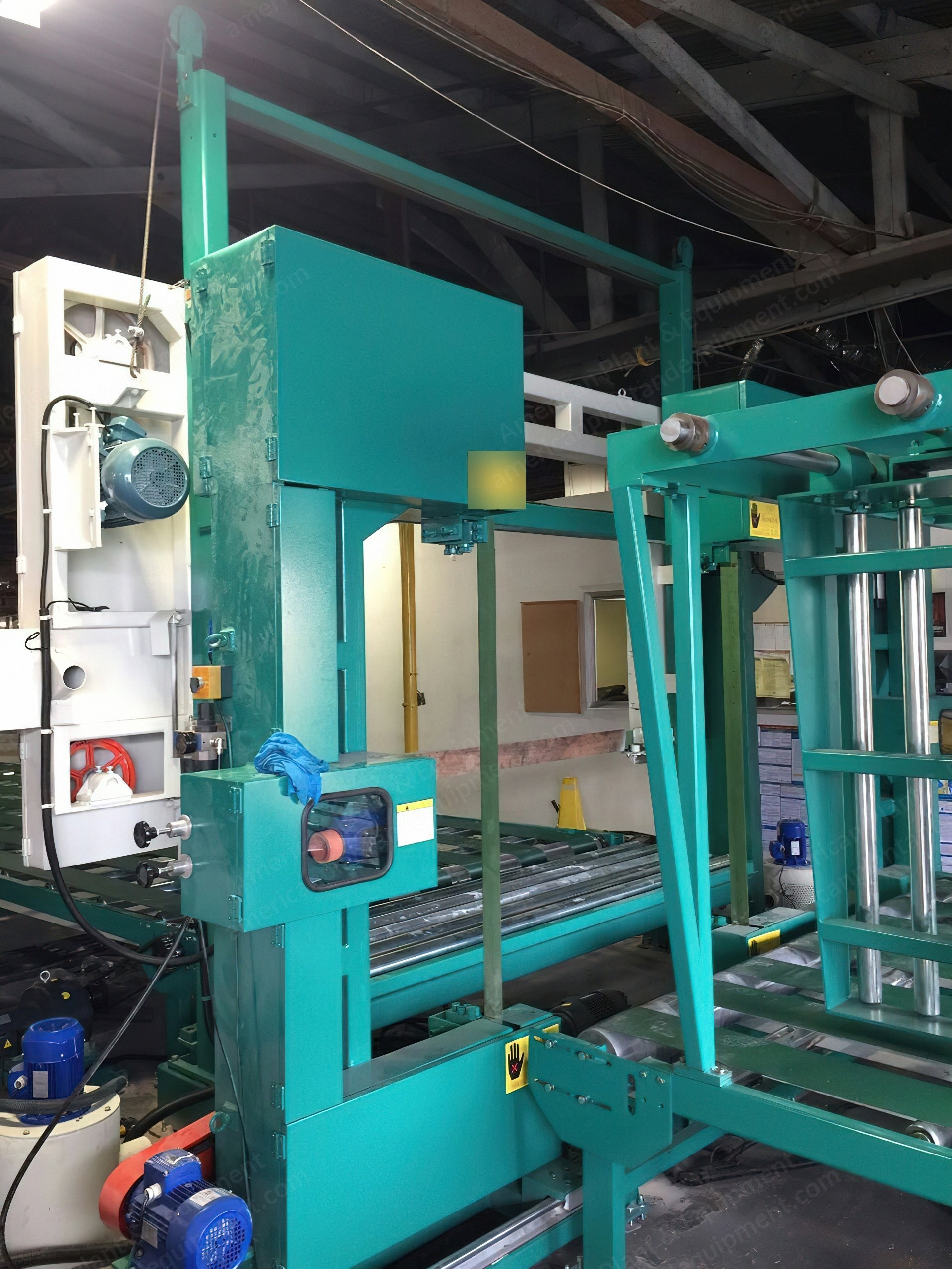 NovaStar, FN477, Side Trimming Bandsaws for Foam, Foam Width 1000 to 2300mm, Cutting Height 1300mm