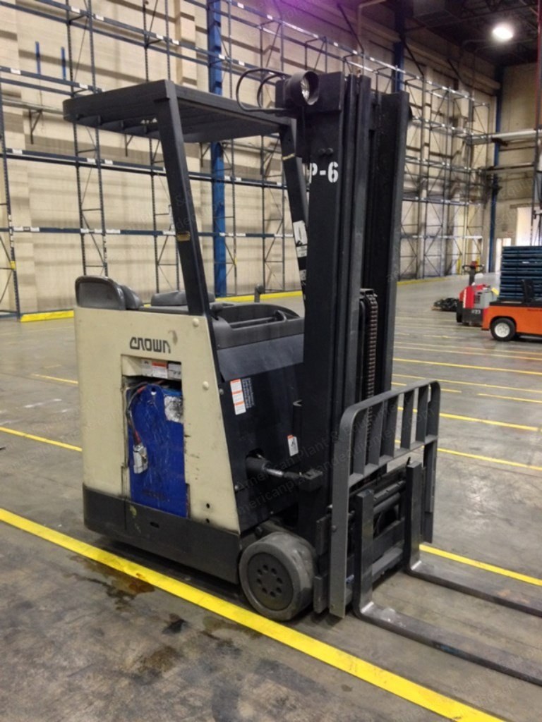 Raymond, DSS-300, Narrow Aisle Forklift, 3000 lbs Capacity, 127" Lift, 36V
