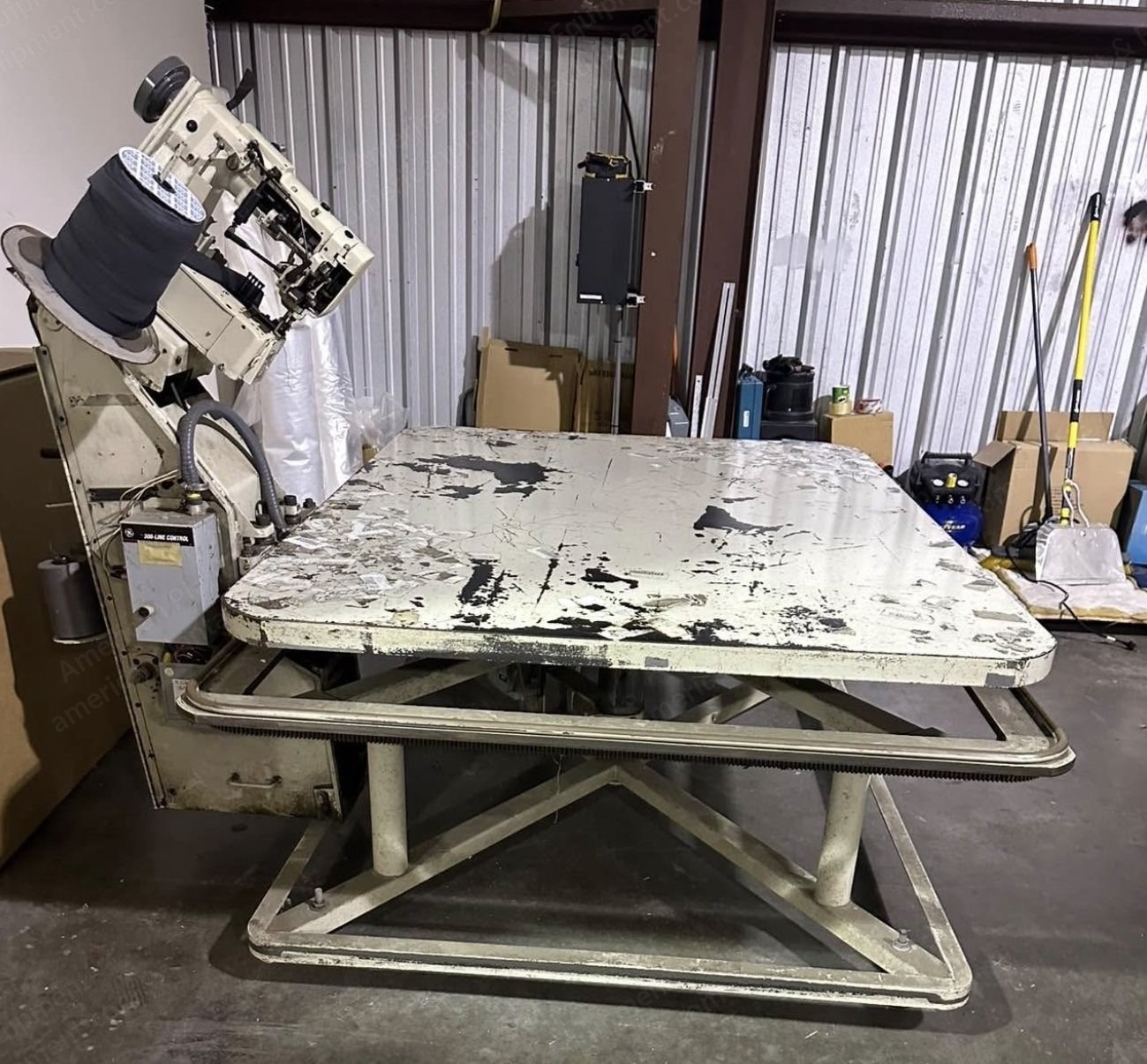 James Cash, 100NMVHS, 1997, Tape Edge Machine, Queen Size, Singer 300U Head, Max Height 24 Inches