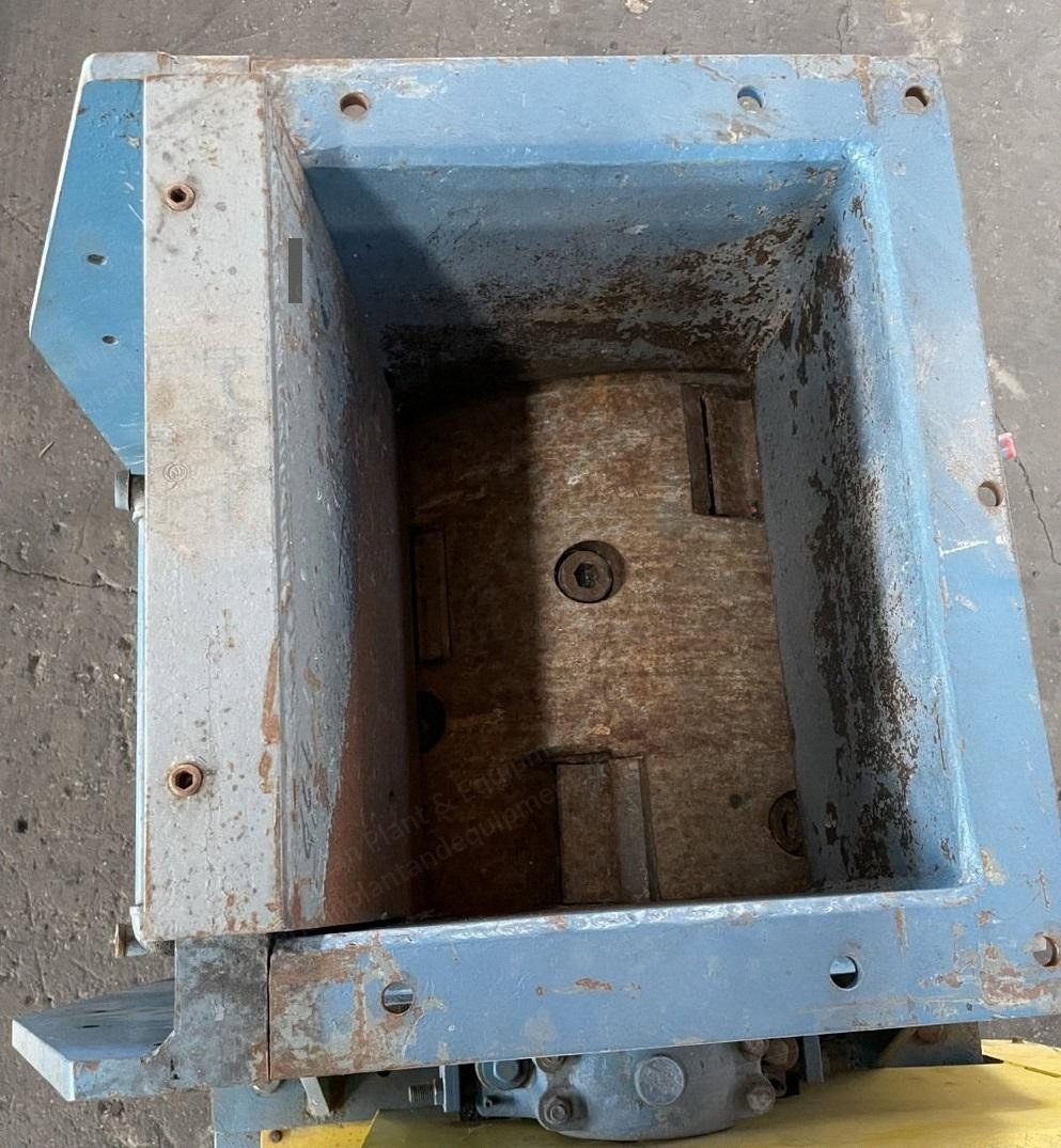 Mitts & Merril, 13CSD, Hog Mill, 15x18 Inches Feed Opening, 100 HP
