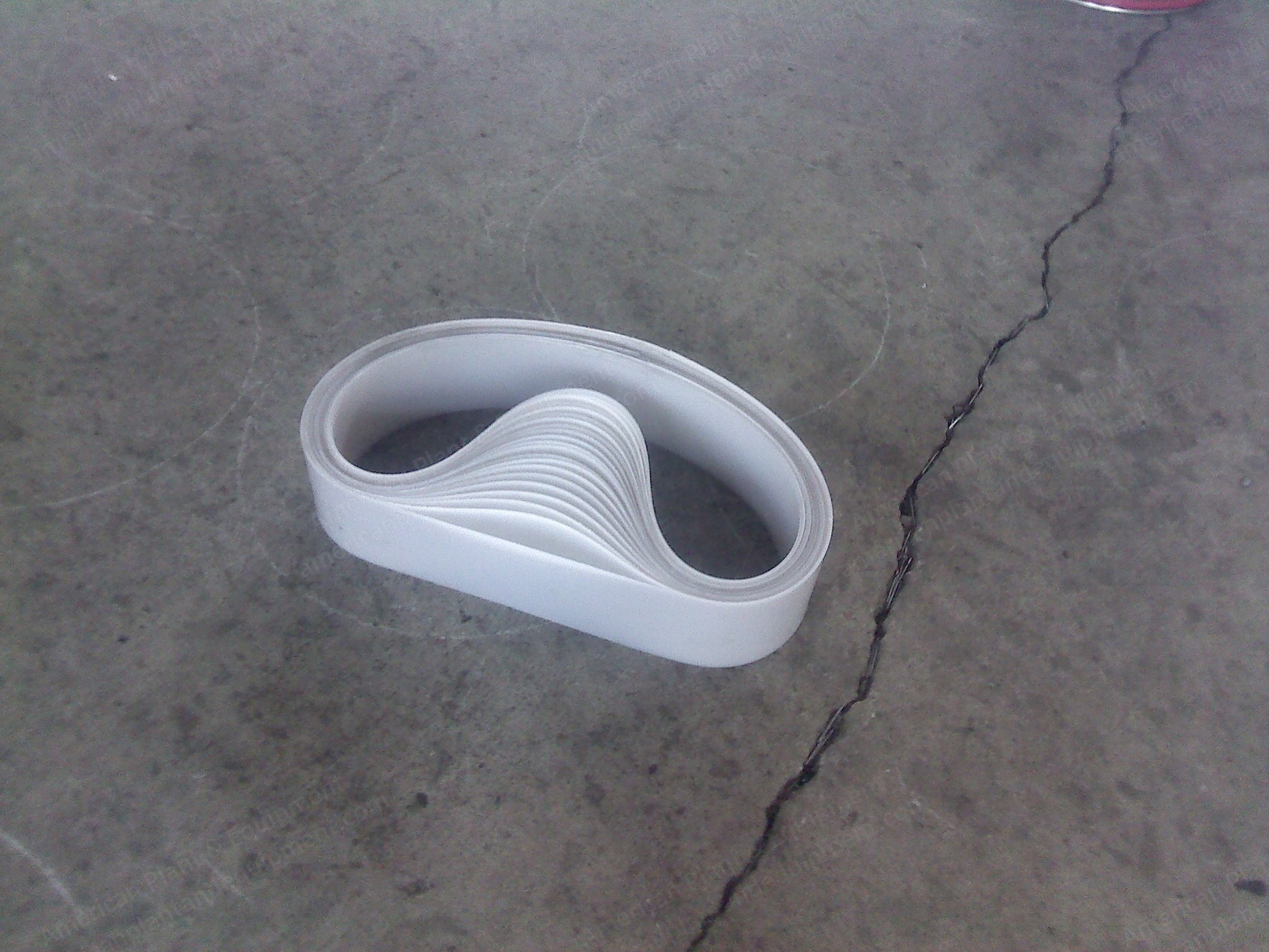 Sliver Cans, 40x40 inches (1020x1020mm)