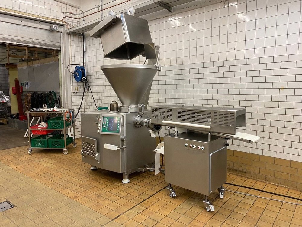 Vemag, HP 12-E, 2006, Vacuum Filler, with MMP 220 Portioner, Grinder Attachment