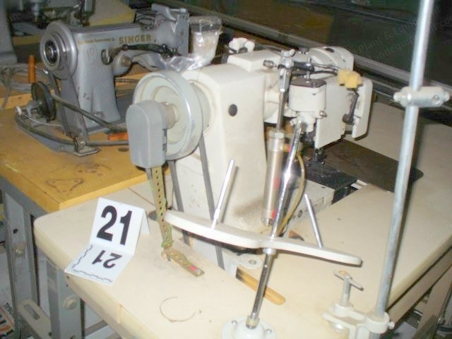 Porter, Primo M-3358, Sewing Head with Table and Motor, Synchronizer