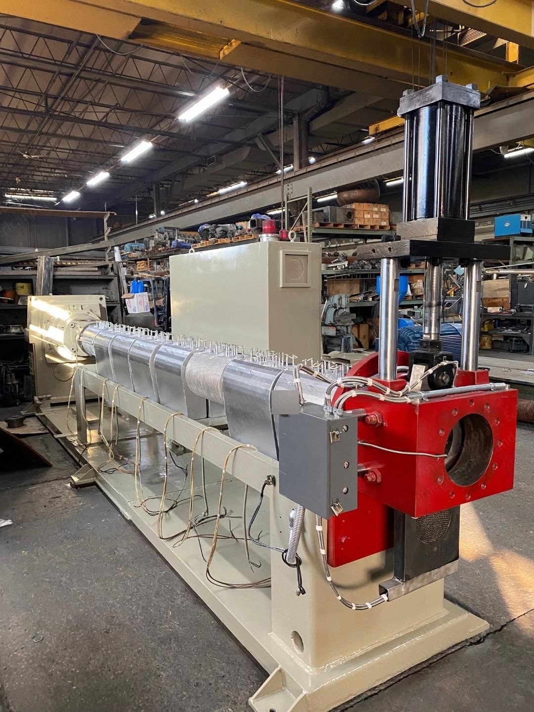 NRM, 6", 30:1 L/D, 400 HP Extruder