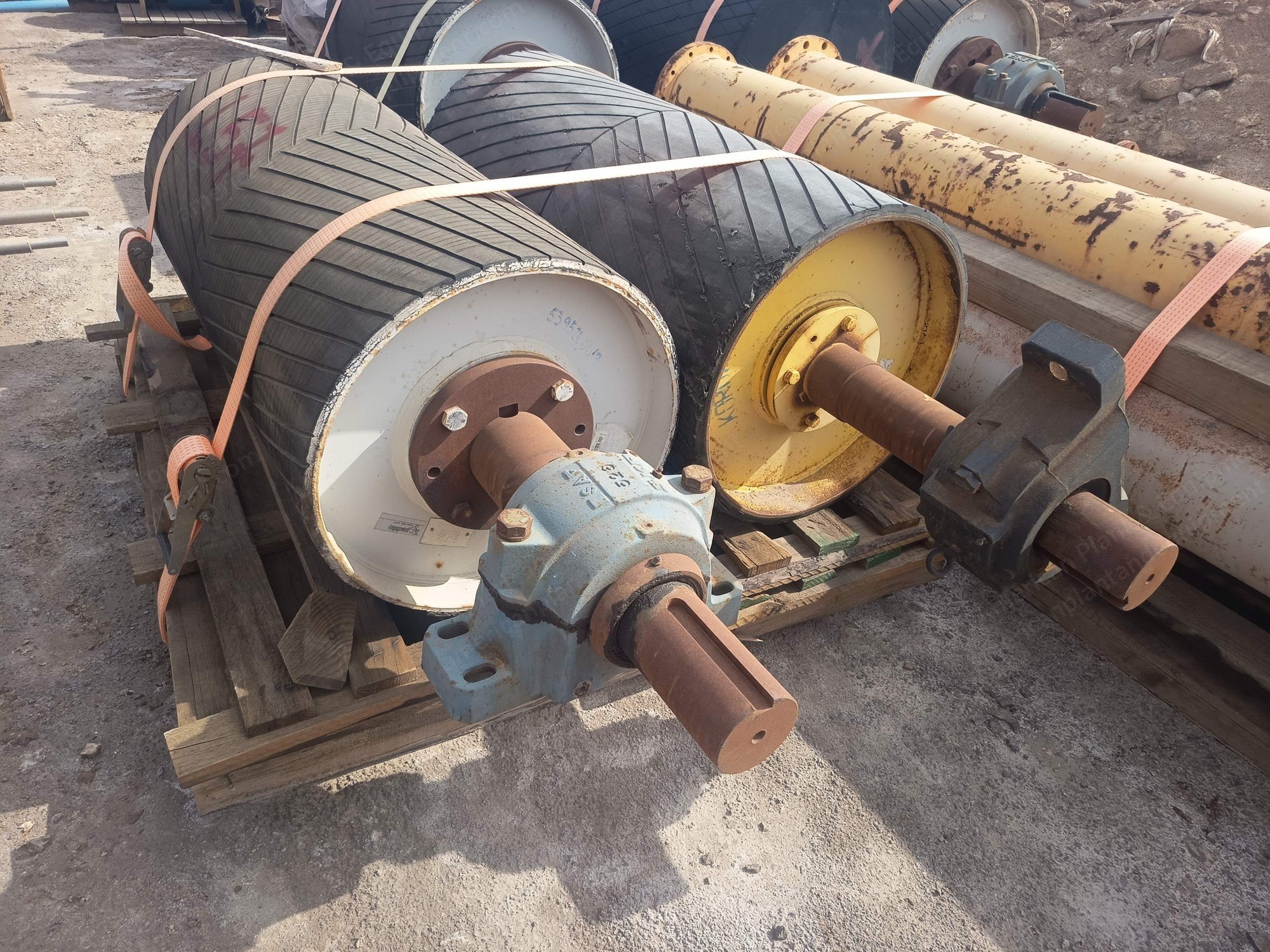 Conveyor Pulleys with Pillow Block Bearings, 12 to 34 in (305 to 864 mm) Diameter, 2 to 6 in Shafts, Lagged, Lot of 15