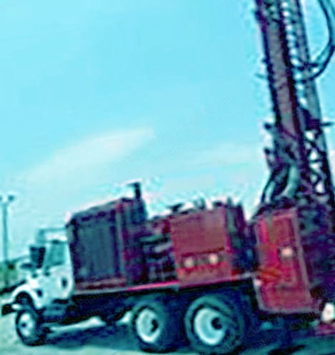 Schramm, T450WS, 2004, 900/500 Sullair Compressor, Caterpillar 3406 Diesel Engine, 30,000 lbs Pullback, Mounted on International 7400 Truck