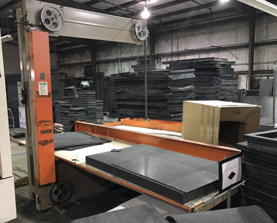 Edge Sweets, EL-3, Vertical Foam Saw, 50 inch Inside Table, 74 inch Outside Table