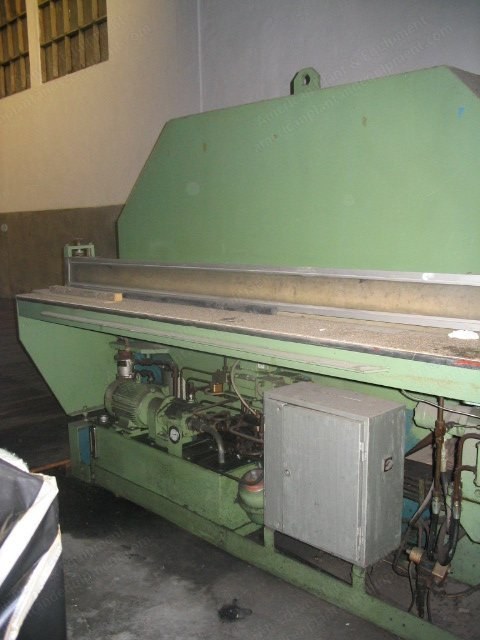 Carpet Tile Punching Machine, 1980, 400x400mm Tile Size, Guillotine Type