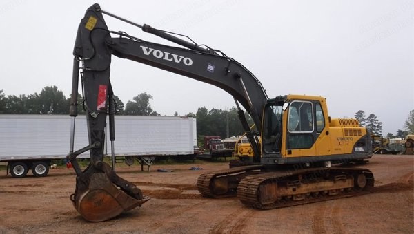 Volvo, EC210BLC, 2006, Crawler Excavator, 32 Inch Pads, 48 Inch Bucket, Hydraulic Thumb