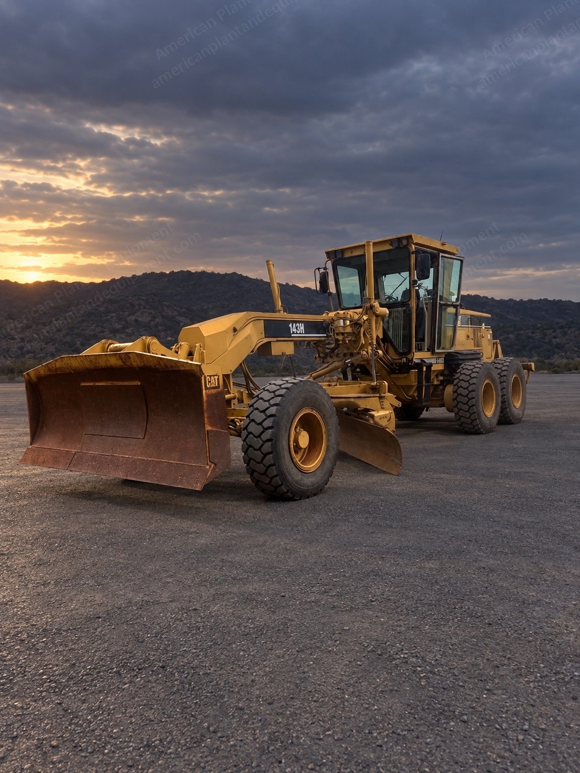 Caterpillar, 143H VHP, 2005, Motor Grader, All-Wheel Drive, Rear Ripper, Front Blade, 9,000 Hours