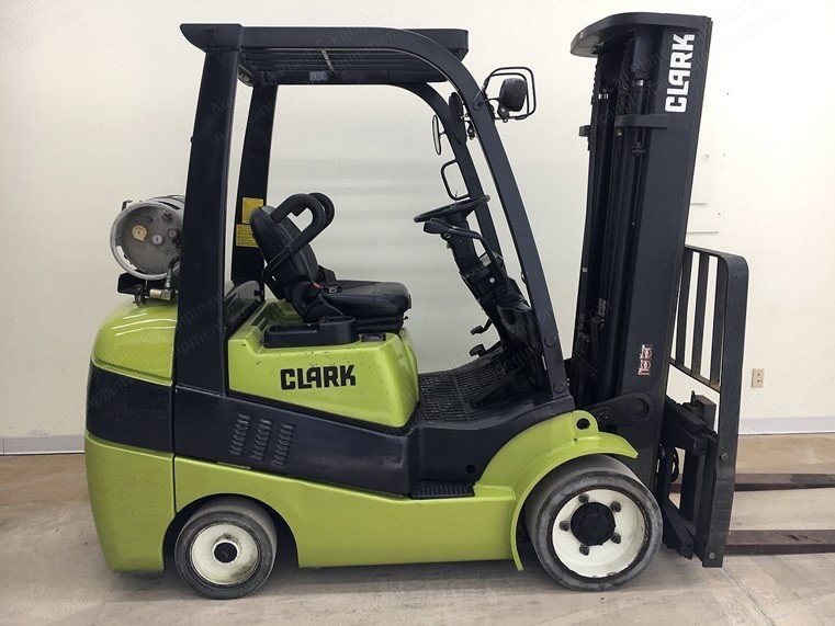 Clark, C32C, 2013, 6500 lbs Capacity, Triple Stage Mast, Sideshift, LP Gas