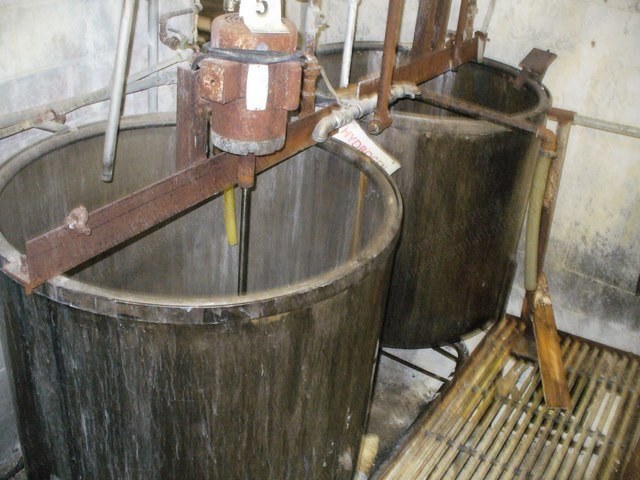 Color and Chemical Kitchen, (5) Stainless Steel Tanks, Mixers, Rinse Rings