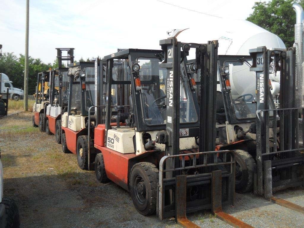 Nissan, FJ02A25V, 2004, 5000 lbs Capacity, Pneumatic Tires, Diesel/Gas Forklift