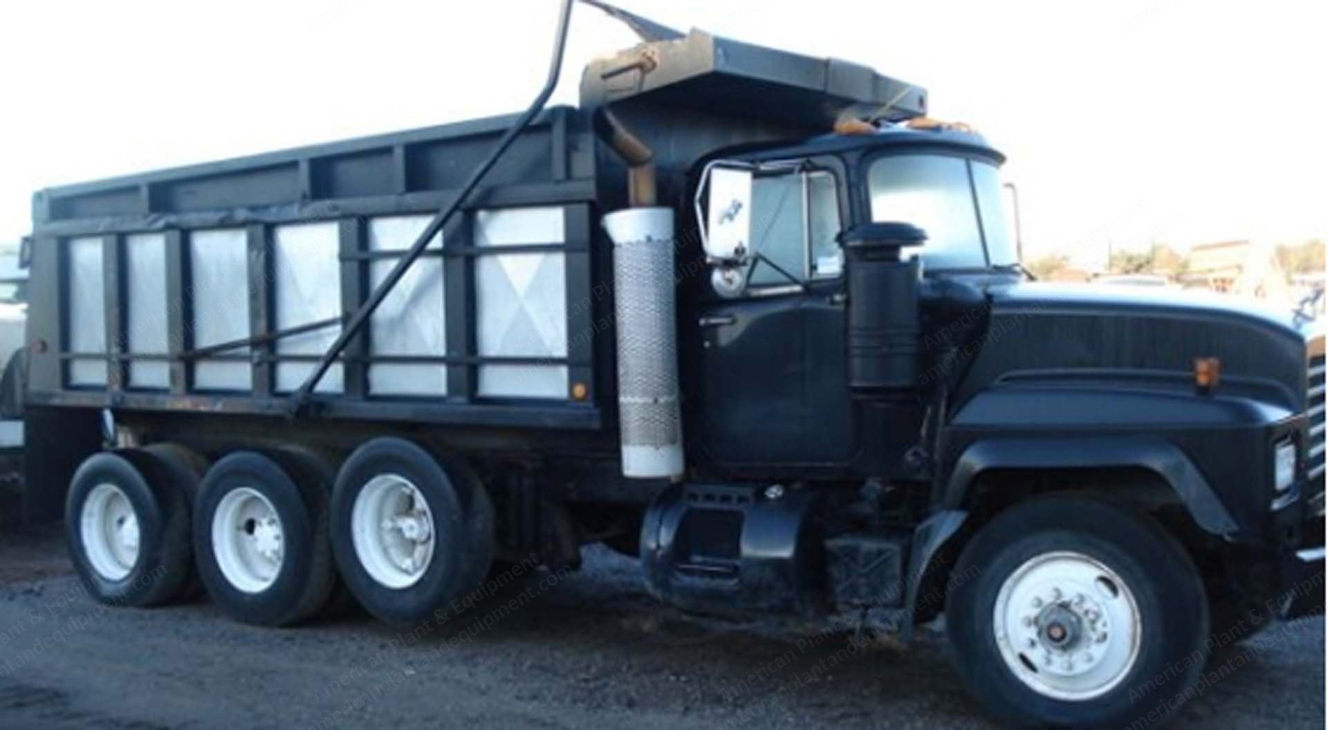 Mack, RD690S, 2000, Heavy Duty Dump Truck, 447,786 Miles, 16,704 Hours