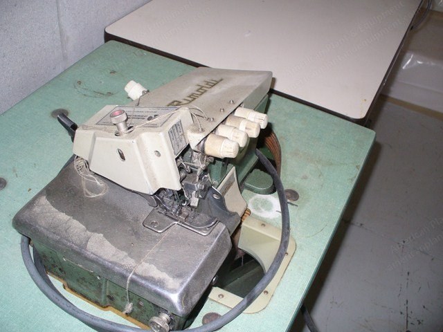 Rimoldi Sewing Machine, with Table and Motor, 4 Yarn Positions