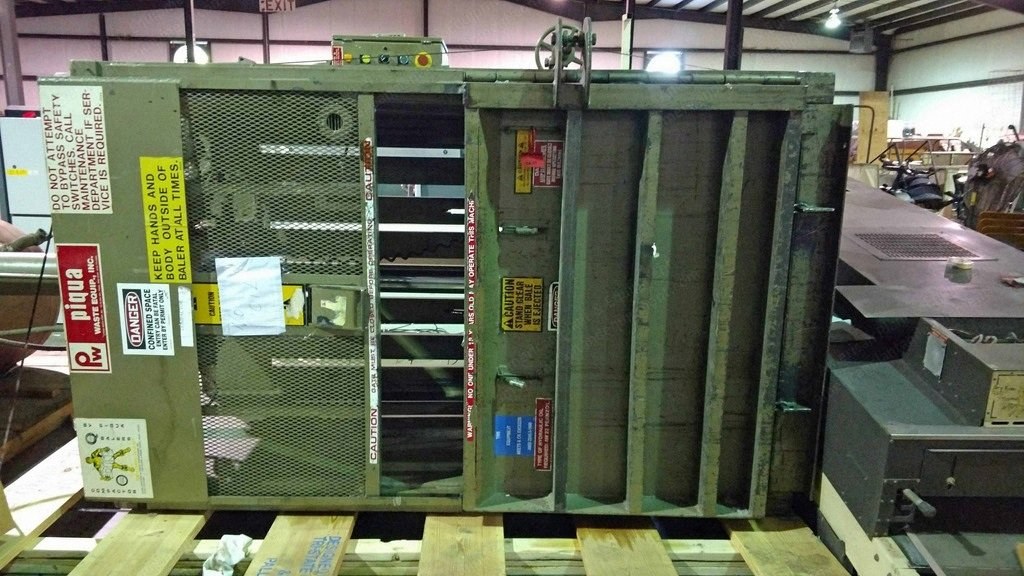 Selco, V5-HD, Vertical Baler, 60" x 30", 220V