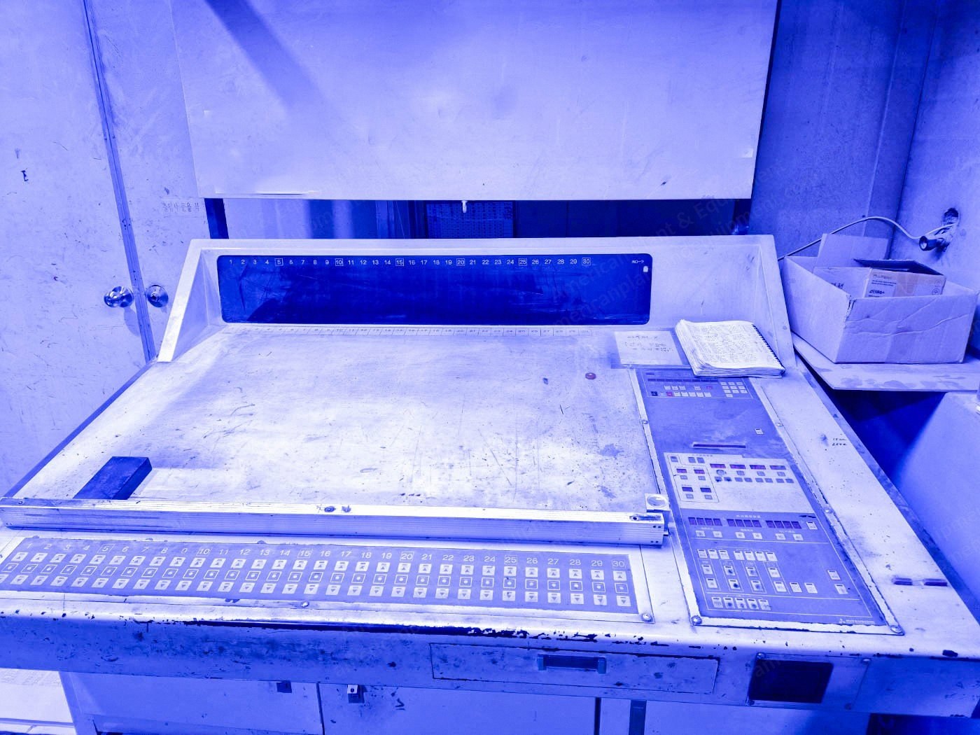 Mitsubishi, 3F4, 1992, Standard Machine, Quick Action Clamp, Dampening System