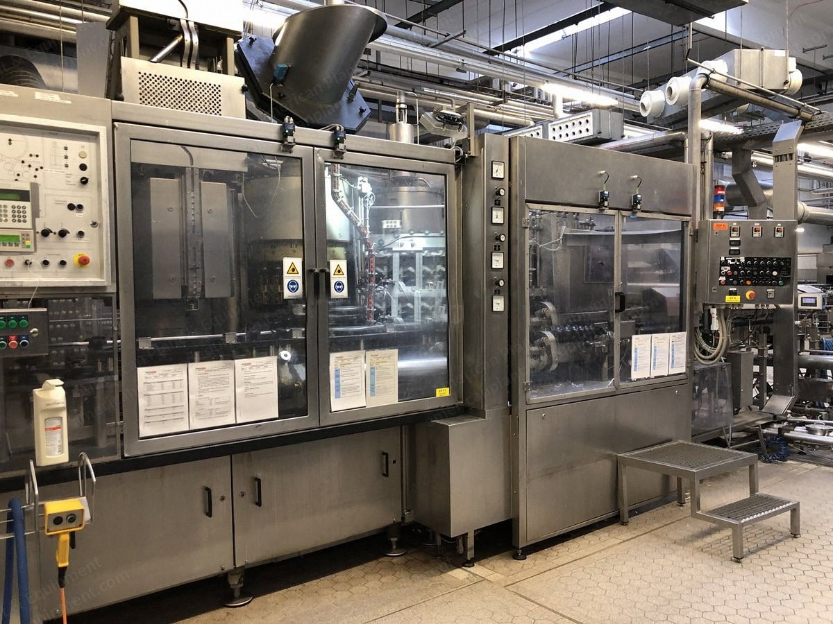 KHS, Glass Bottle Filling Line, 1989, 20000 BPH, 200ml to 1000ml, Hot and Cold Fill