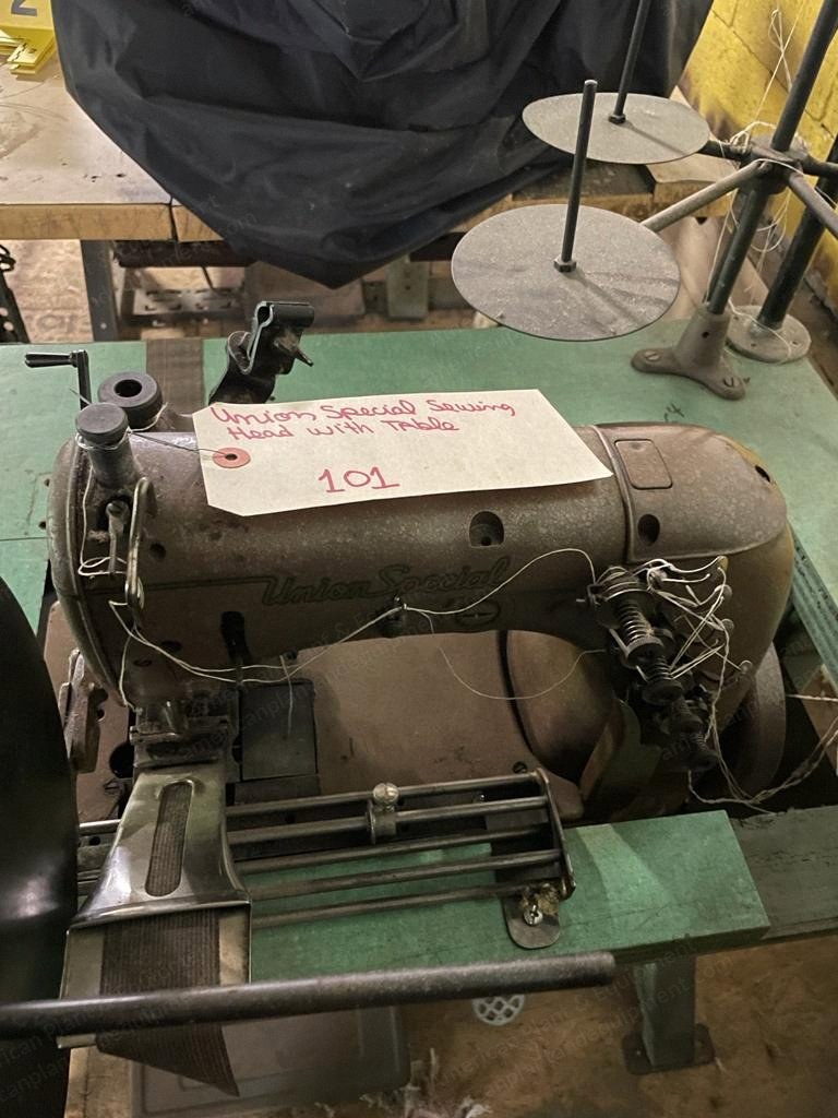 Union Special Sewing Head with Table, 4 Threads, Kensew Clutch Motor, 110V, 1.2 HP