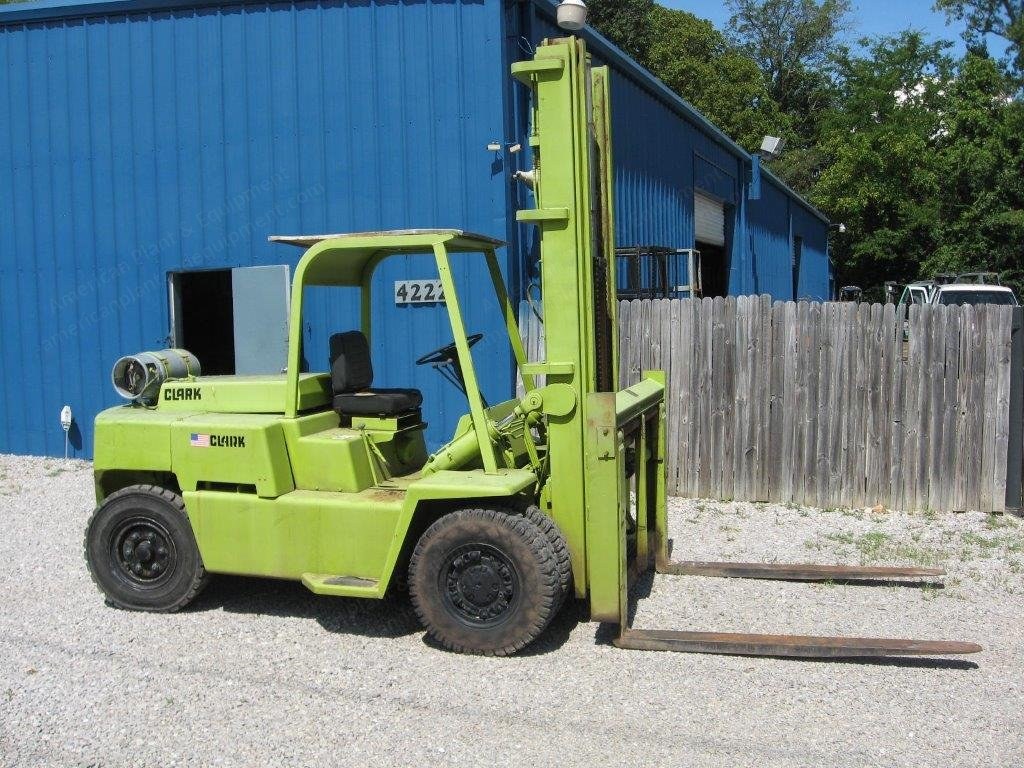 Clark, C500Y135, 13500 lbs Capacity, Triple Mast, LP Gas Forklift