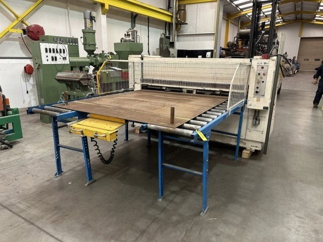 Samco, TC115, Hydraulic Diecutter, 115 Tons, 31x67" Cutting Area, Progressive Feed
